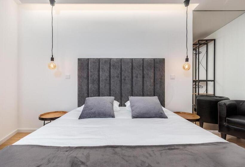 דירת חדר, Nell&and&jess