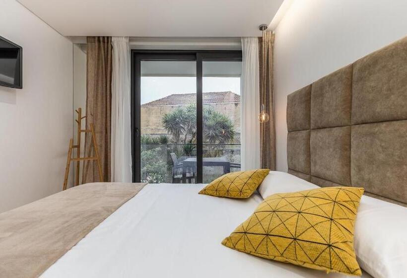 דירת חדר דלוקס, Nell&and&jess