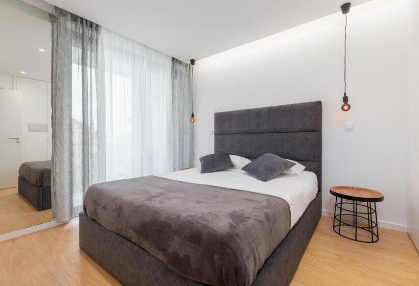 דירת חדר נוף לגינה, Nell&and&jess