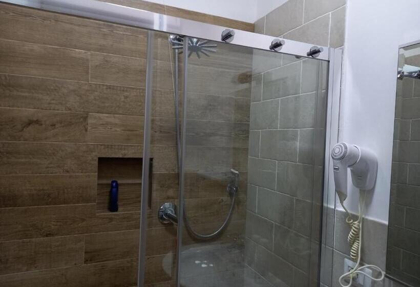 اتاق استاندارد سه نفره, B&b Il Canale