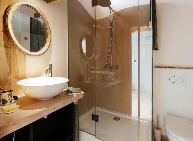 스탠다드 룸, Cochlea