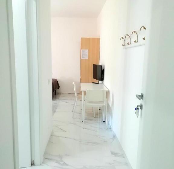 Quarto Estandar, B&b L Altare Bianco