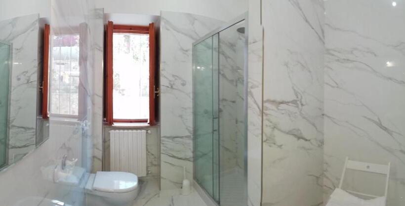 Quarto Estandar, B&b L Altare Bianco