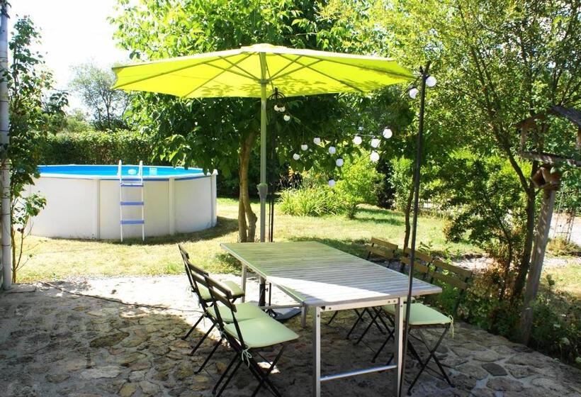 带共用浴室的标准房间, Odiel & Gabrielle