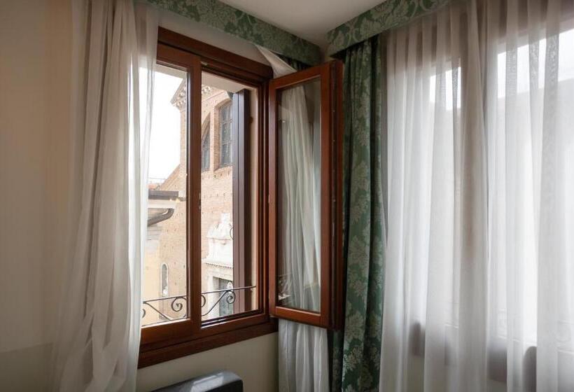 デラックスルーム, Duomo Boutique