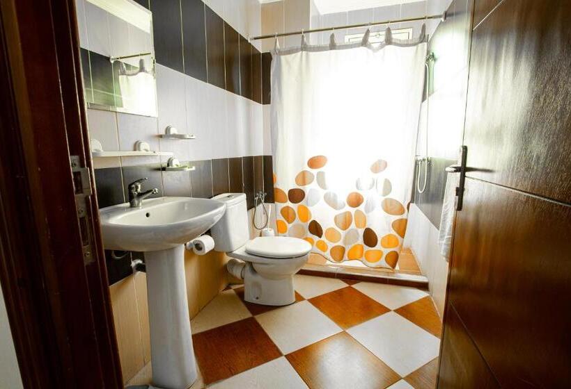 اتاق استاندارد سه نفره, Motel Gzenaya