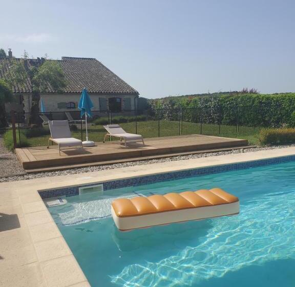 带大床的高级房间, Au Mas De Janita