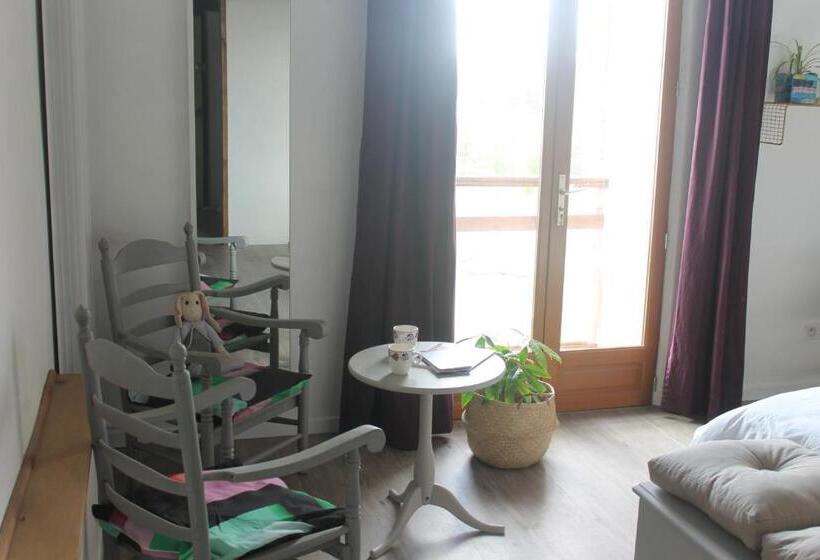 标准间, Au Mas De Janita