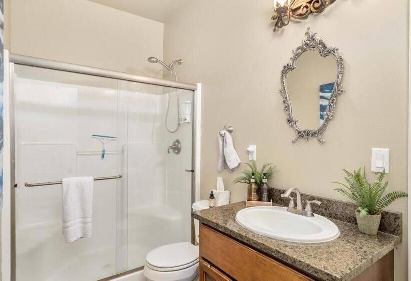 غرفة عائلية مطلّة علي البحر, Villa Luna