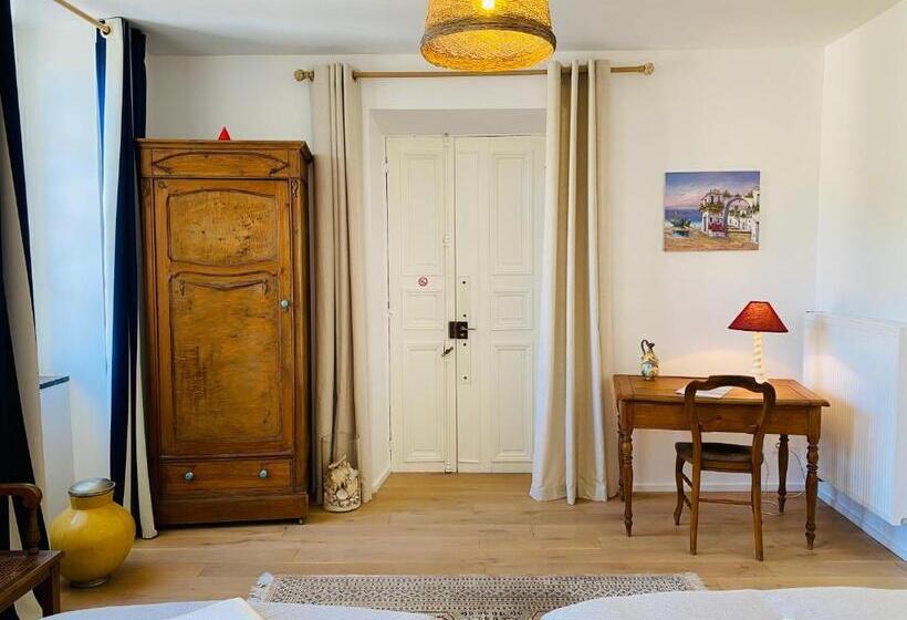 Номер Стандарт, Aux Berges Du Libre