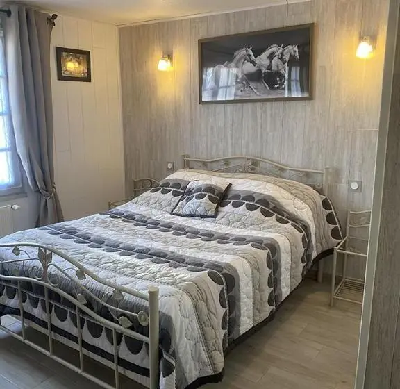 ガーデンビュースタンダードルーム, Chambres Et Table D Hôtes Floromel La Souterraine En Rez De Chaussee