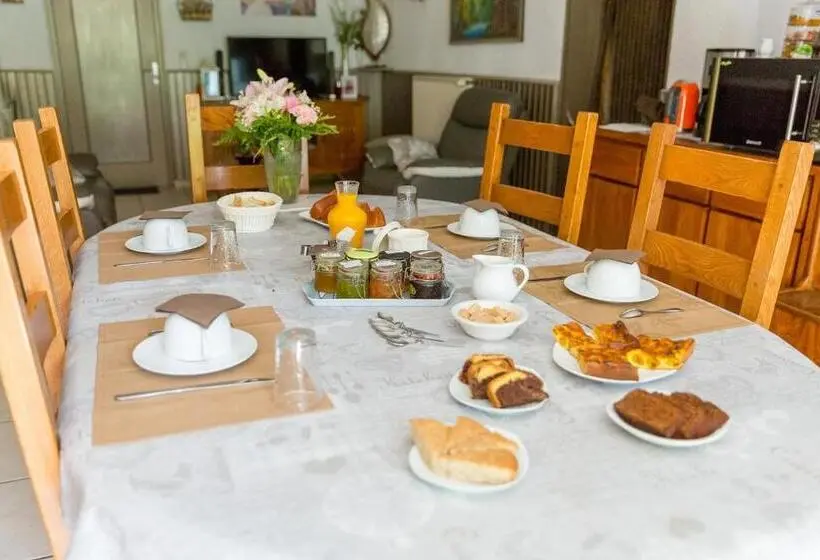 ガーデンビュースタンダードルーム, Chambres Et Table D Hôtes Floromel La Souterraine En Rez De Chaussee
