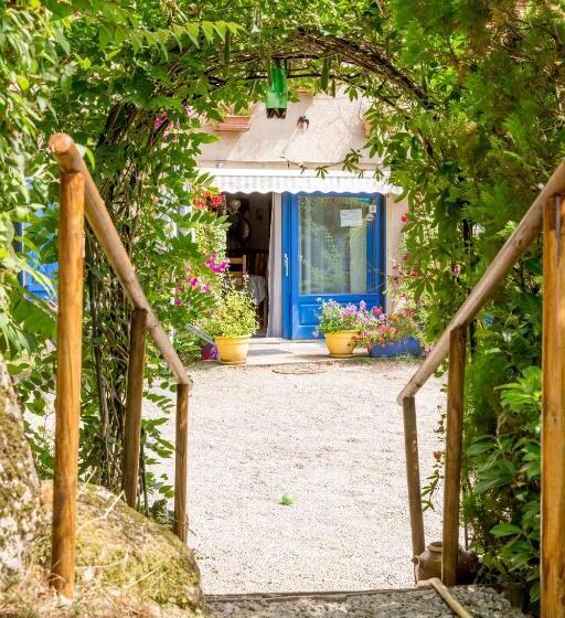 غرفة قياسية مطلّة علي الحديقة, Chambres Et Table D Hôtes Floromel La Souterraine En Rez De Chaussee