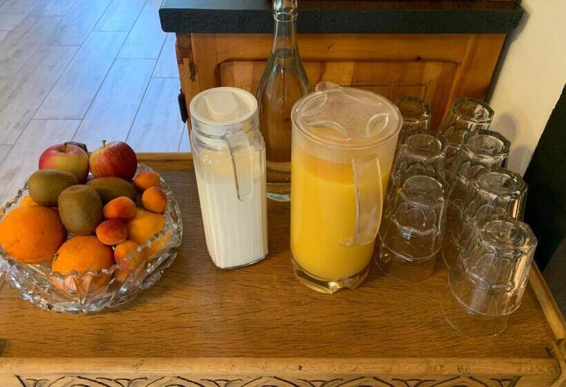 Трехместный Номер Стандарт с Балконом, Hôtel Restaurant Eden