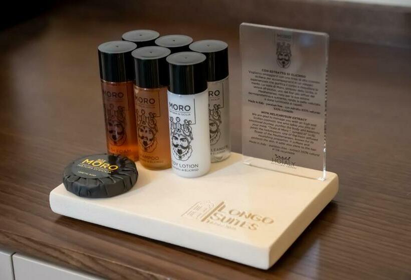 סוויטת ג'וניור עם מרפסת, Longo Suites