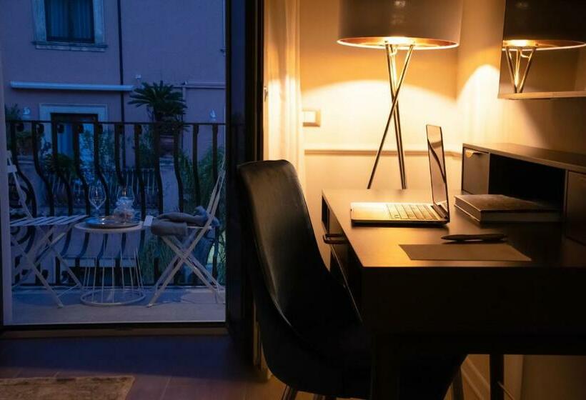 סוויטה עם מרפסת, Longo Suites