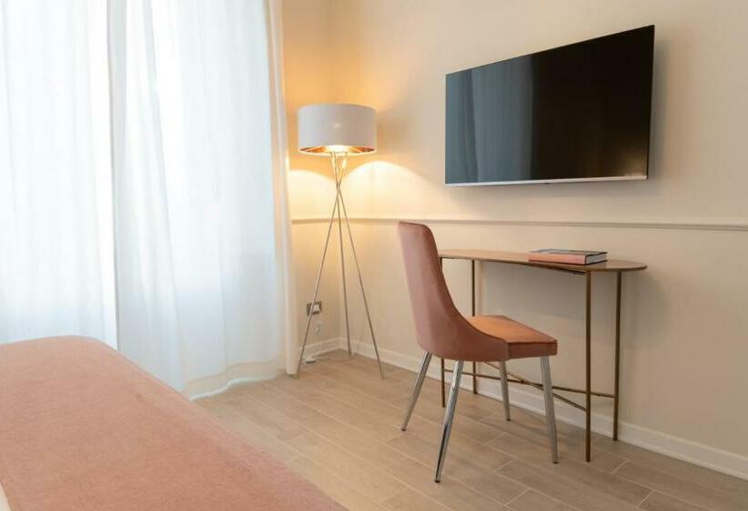 סוויטת ג'וניור עם מרפסת, Longo Suites