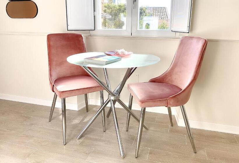 סוויטת ג'וניור עם מרפסת, Longo Suites