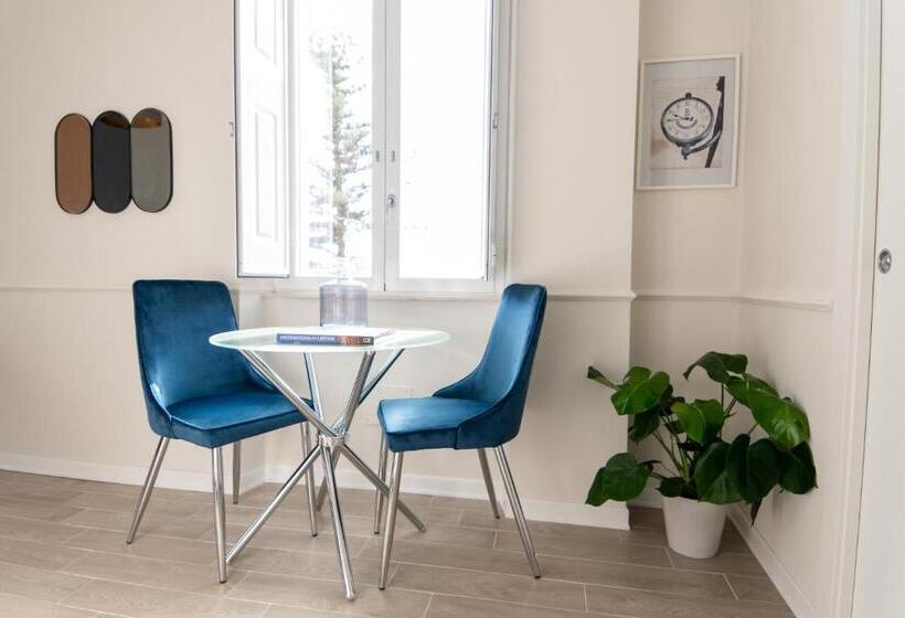 סוויטה עם מרפסת, Longo Suites