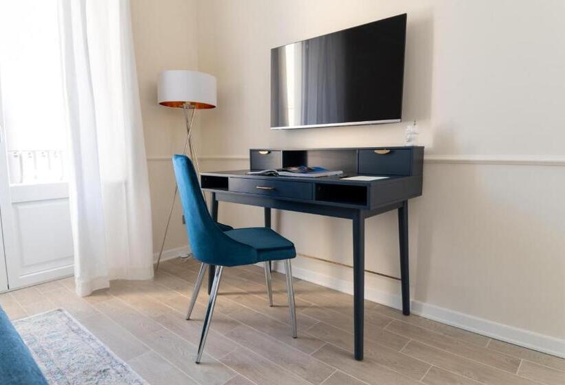 סוויטה עם מרפסת, Longo Suites