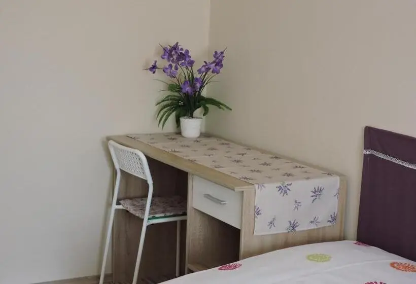 １ベッドルームアパートメント, Melinda Apartman