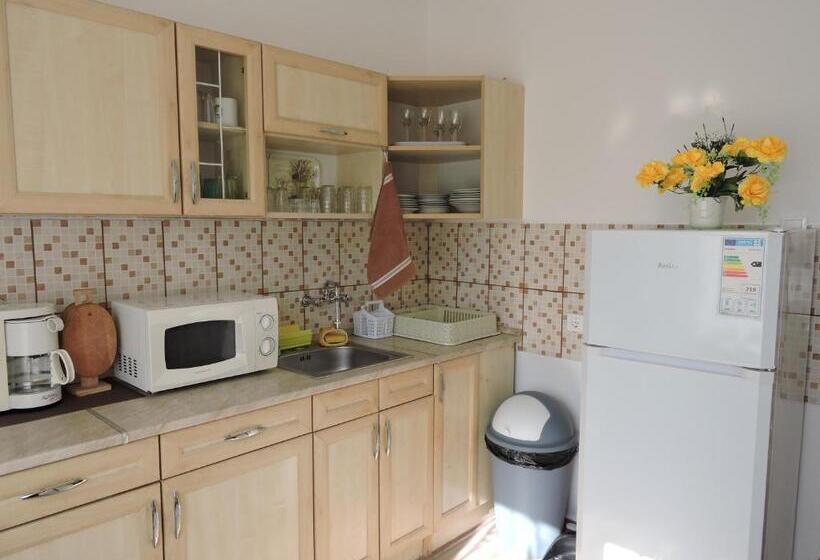 침실 1개 아파트, Melinda Apartman