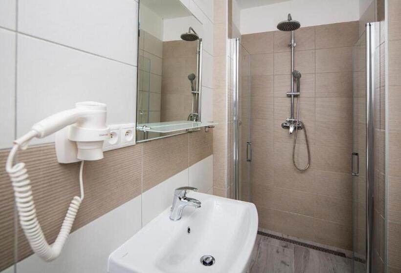 标准单人间, Penzion Zuzana