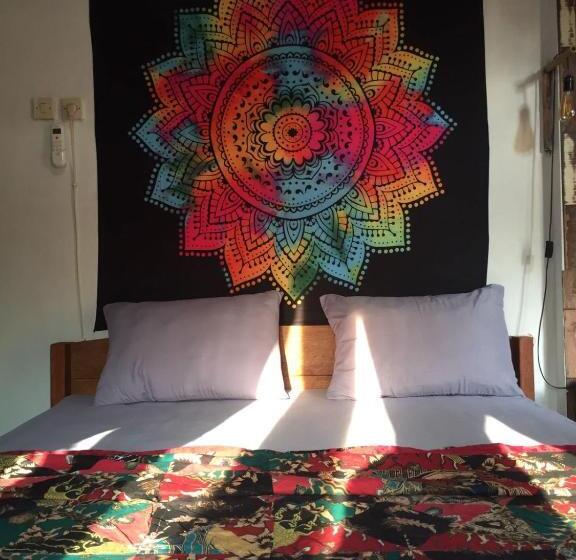 Standard Szoba Megosztott Fürdővel, Owl Hostel Karimunjawa