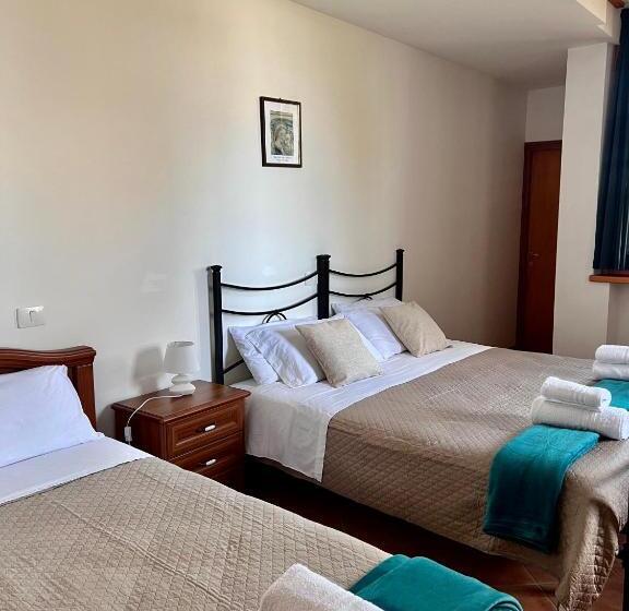 اتاق استاندارد سه نفره, Foresteria Santa Maria Di Betlem