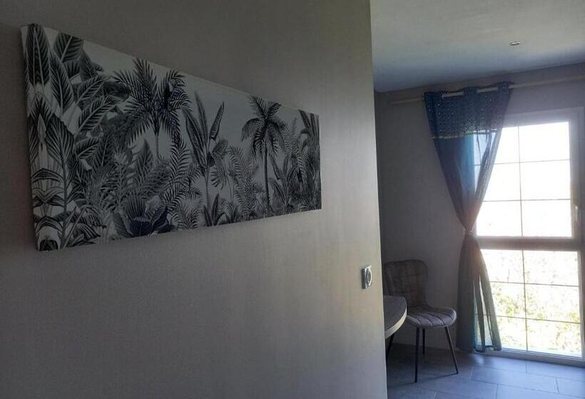 オーシャンビュースタンダードルーム, Les Lys