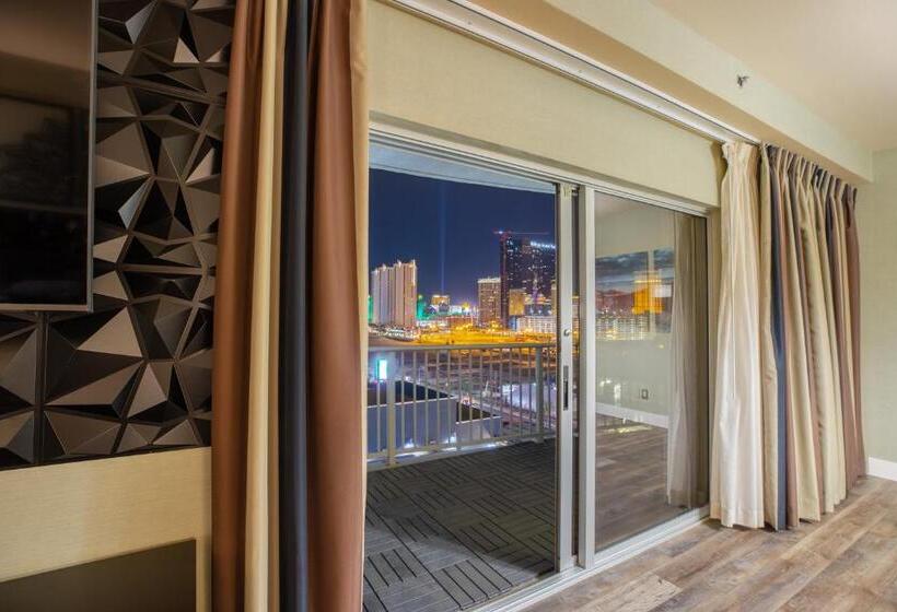 带城市景观的套间, 2100 Sqft Penthouse Suite W/ Strip Views! Pool Gym