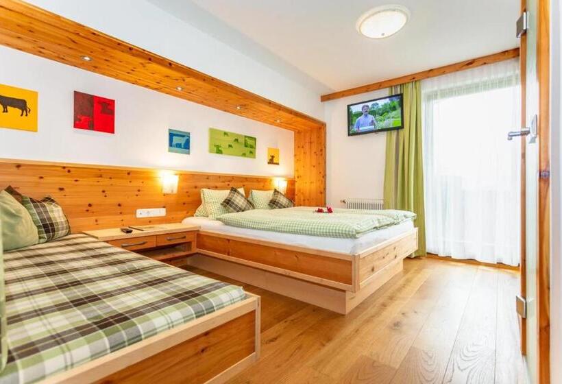 غرفة قياسية مزوَّدة بشُرفة, Bergbauernhof Seetalhof