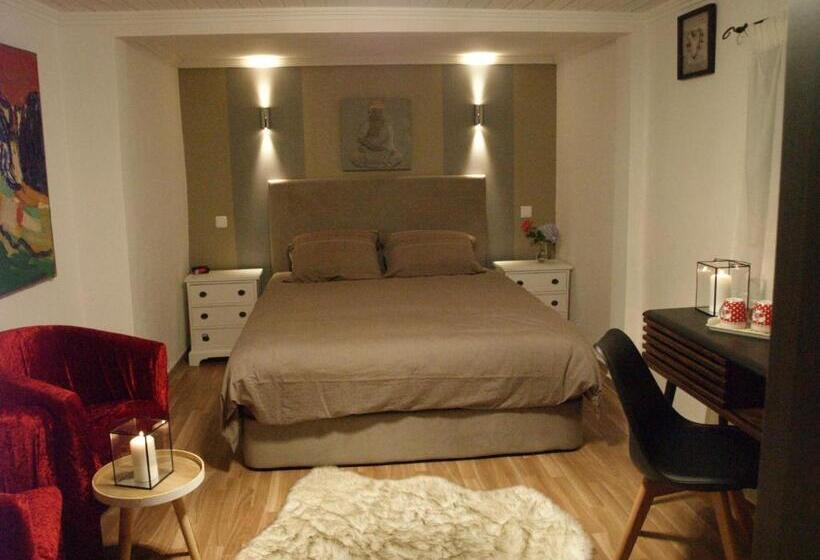 标准间带山景, Maderedocevida