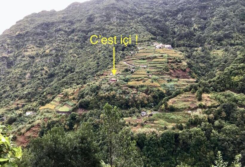 Quarto Estandar Vista Montanha, Maderedocevida