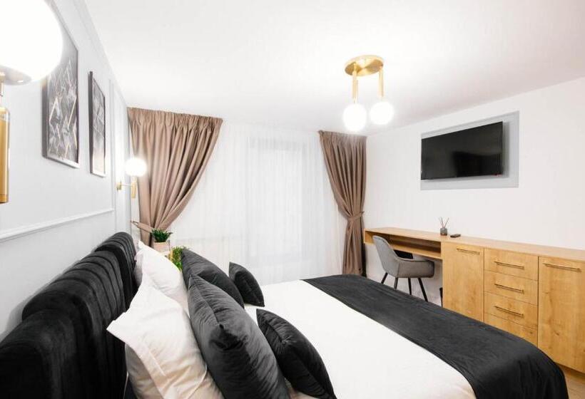 דירת חדר, Liane Boutique