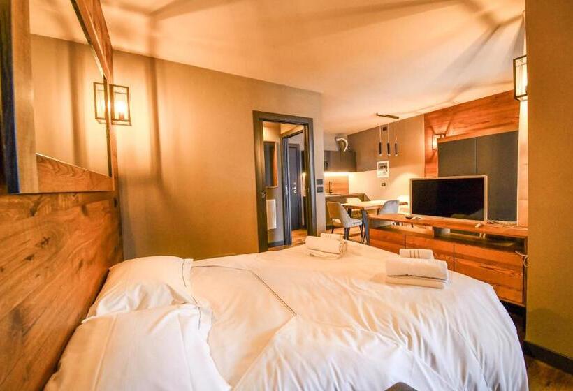 스탠다드 스튜디오, Chalet Everest   Luxury Apartments