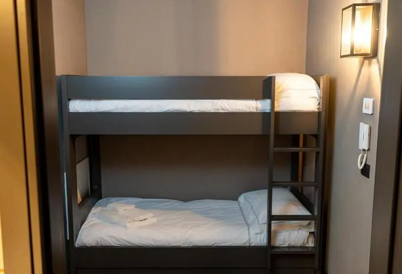 ファミリーステューディオ, Chalet Everest   Luxury Apartments