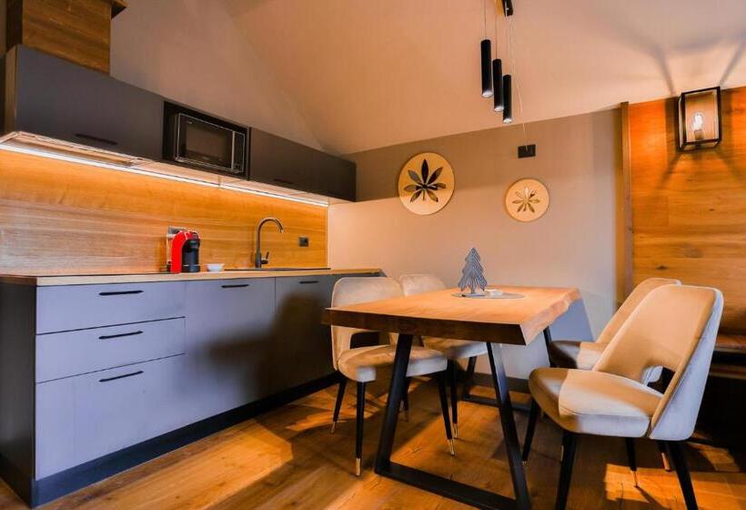 패밀리 스튜디오, Chalet Everest   Luxury Apartments