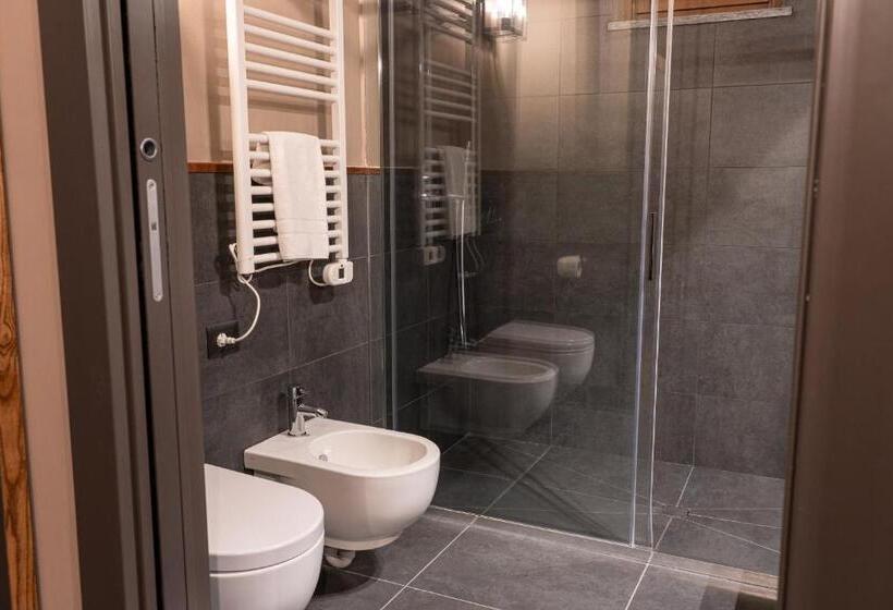 ファミリーステューディオ, Chalet Everest   Luxury Apartments