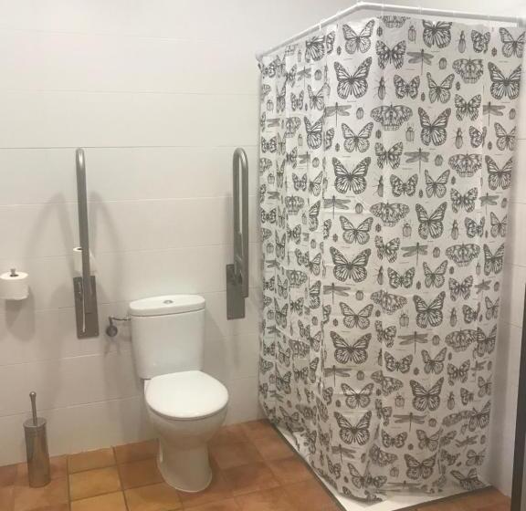 ルームシェアのワンベッド, Albergue De Castillazuelo