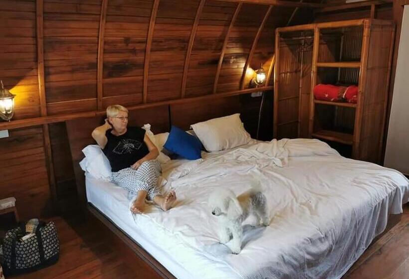 חדר אקונומי, Umah Lumbung Bedugul