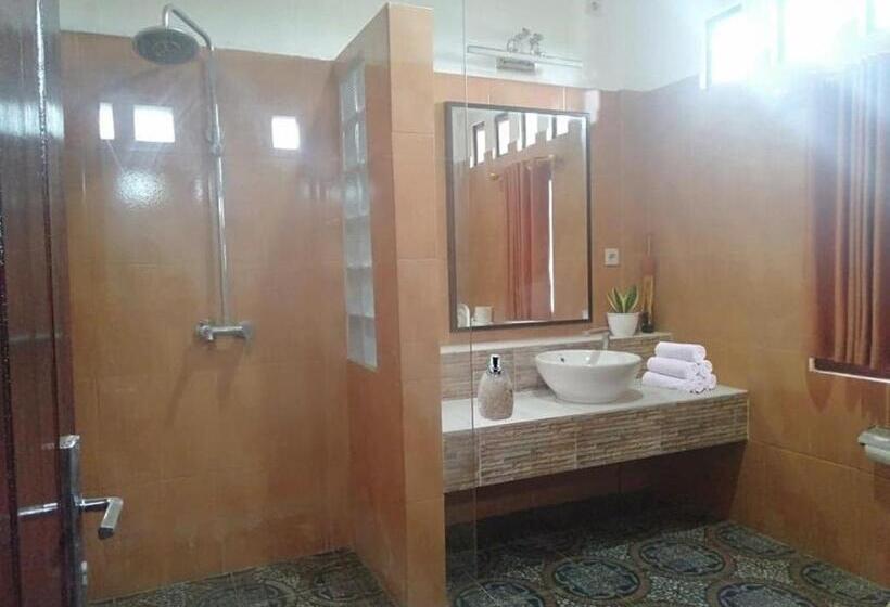 스탠다드 룸 킹사이즈 침대, Villa De Owis