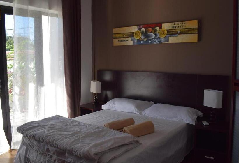 1 Bedroom Penthouse Apartment, Le Binome