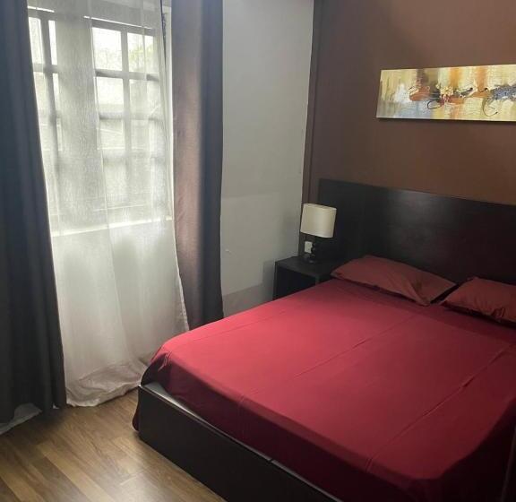 اتاق استاندارد با چشم‌انداز استخر, Le Binome