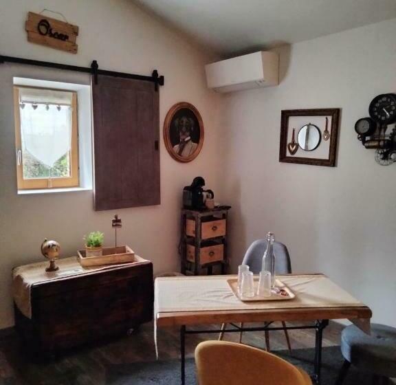 Номер Deluxe, Ker Isari
