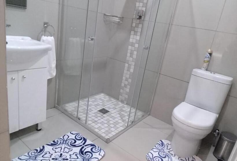 带大床的豪华间, Sonhos Dreams Self Catering Garden Cottages