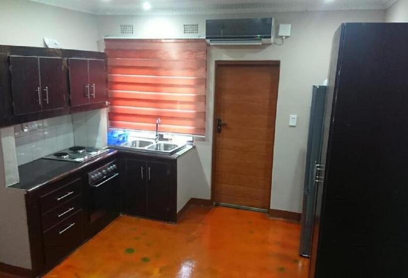 스탠다드 스튜디오, Svh Bush Lodge