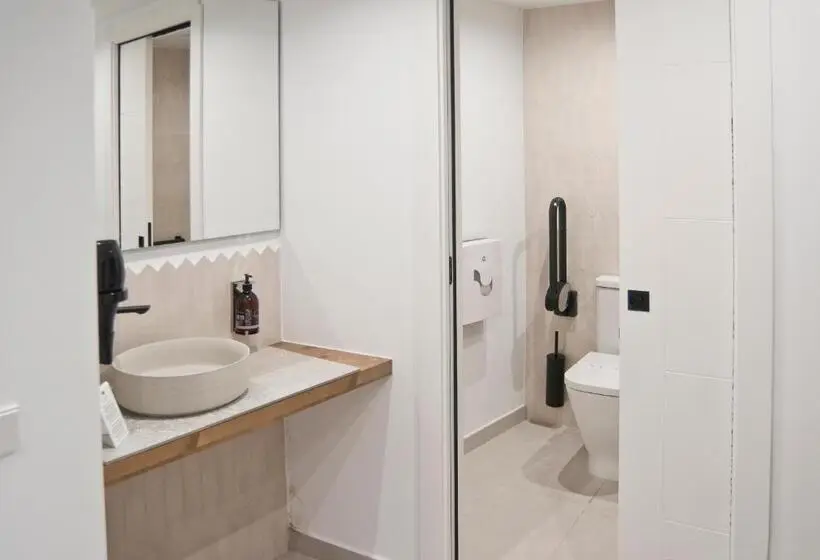 استودیوی استاندارد, Aparthotel El Cargol