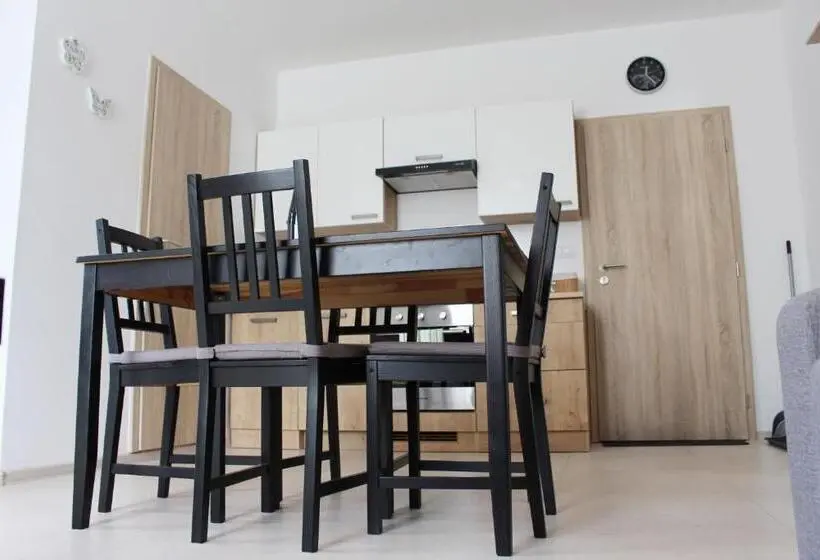 １ベッドルームアパートメント, Apartmány V Podhradí