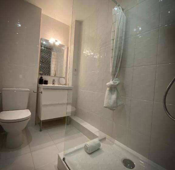 غرفة سوبيريور سرير كينج, L Accrochecoeur